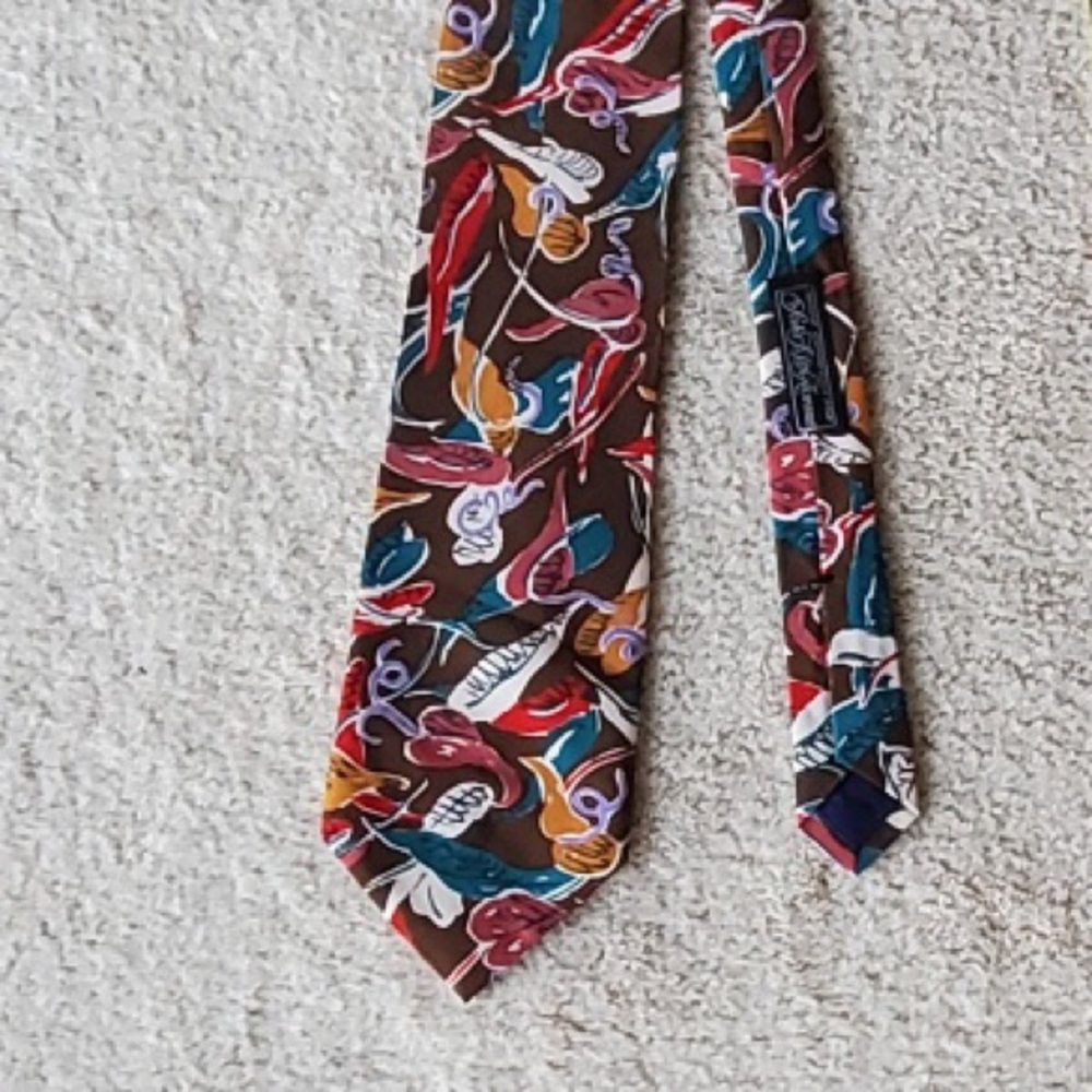 New Saks Fifth Avenue silk patterned tie